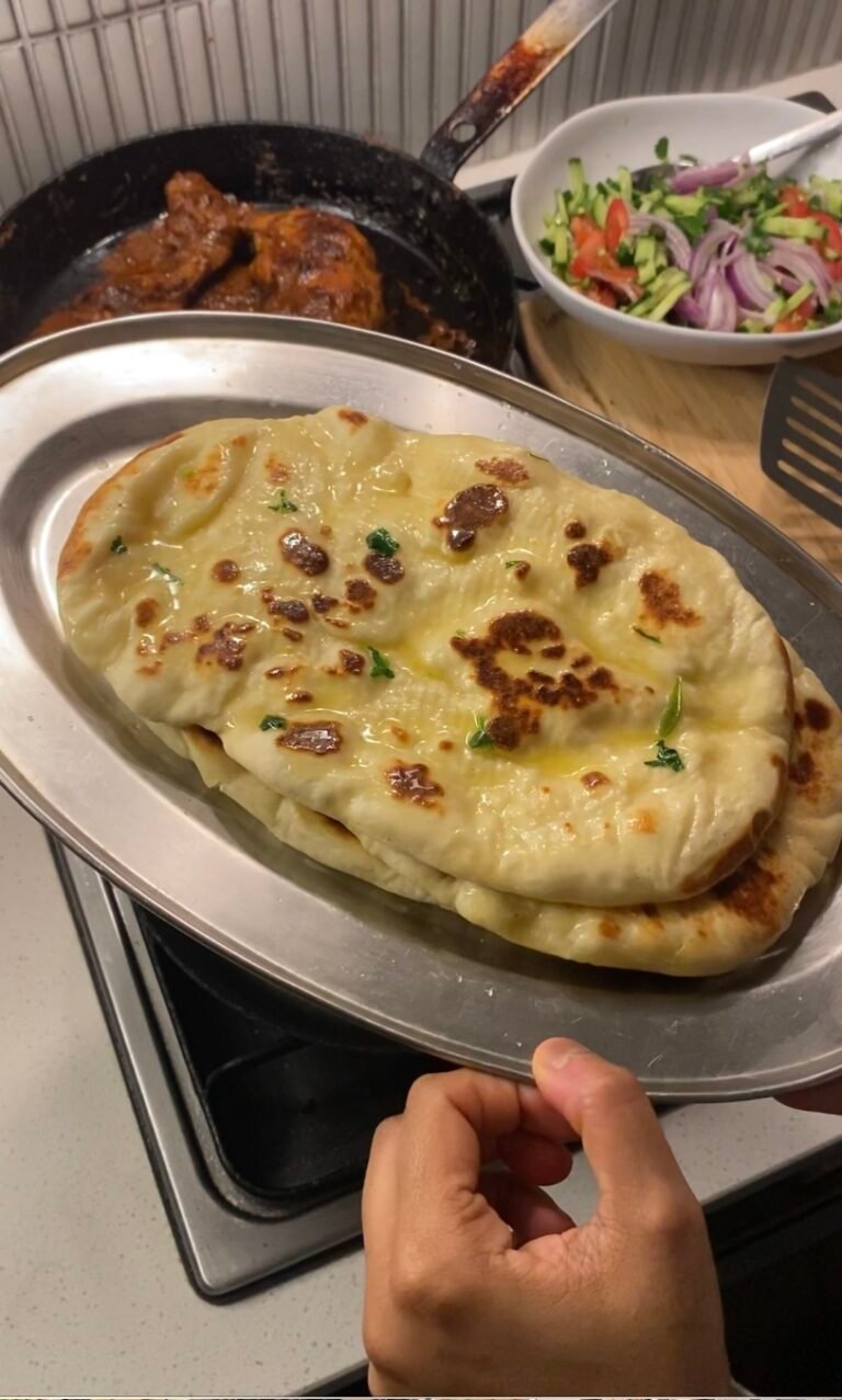 Easy Homemade Garlic Butter Naan Recipe – Soft & Flavorful Flatbread