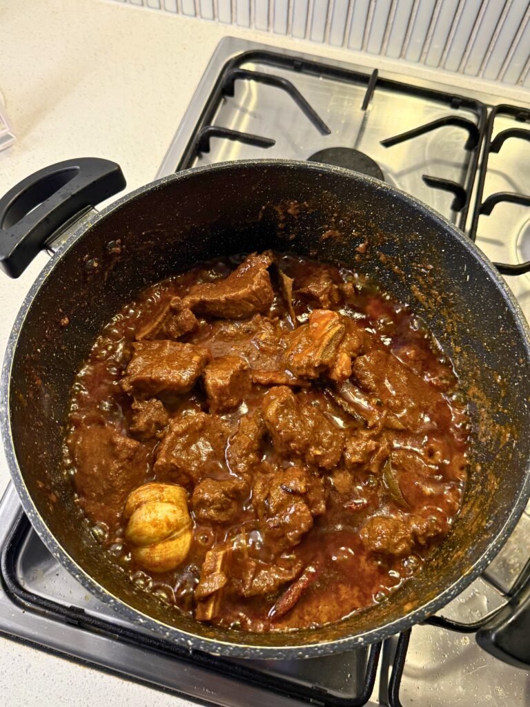 How to Make Kala Bhuna: A Step-by-Step Guide to the Classic Bangladeshi Beef Curry